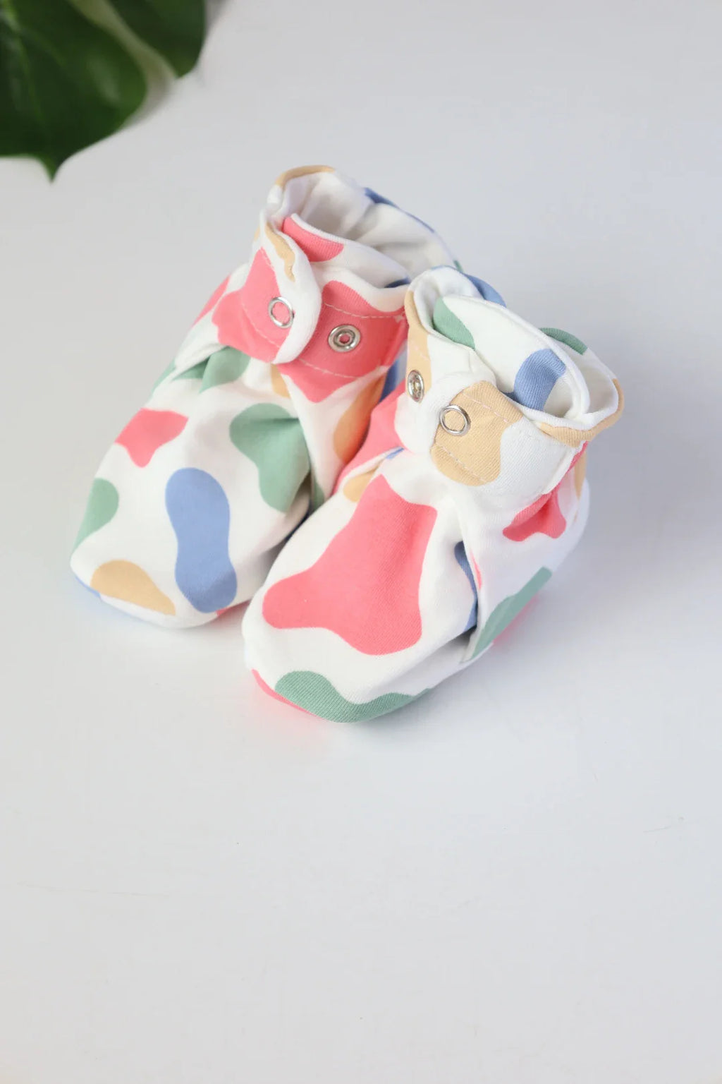 Snug'43-Baby Booties