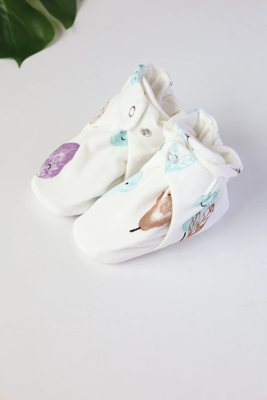 Snug'46-Baby Booties