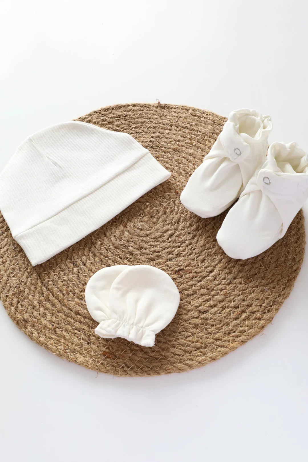 Trio Pearl-Cap, Mitten and Bootie